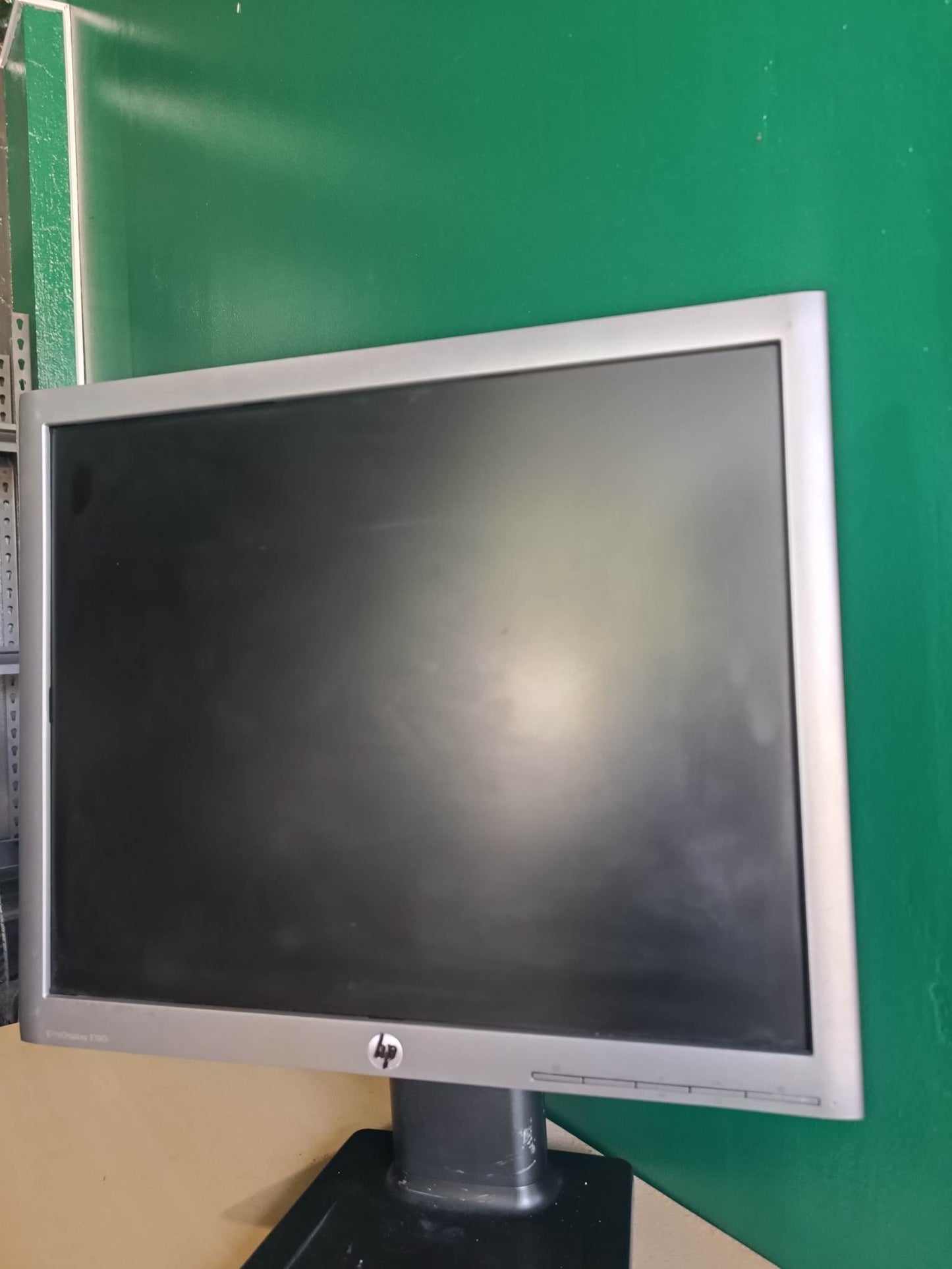 HP EliteDisplay E190i LED Backlit IPS Monitor